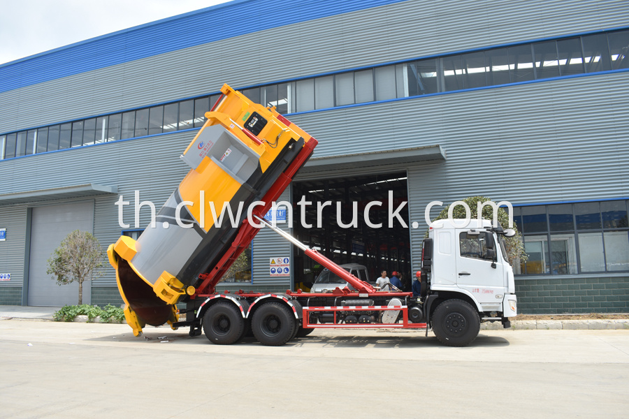 hook lifter truck2